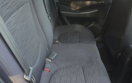 Hyundai Solaris II рестайлинг, 2015 год, 820 000 рублей, 13 фотография