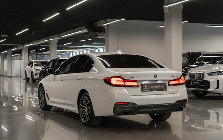 BMW 5 серия, 2020 год, 5 280 000 рублей, 4 фотография