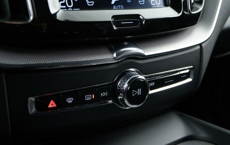 Volvo XC60 II, 2018 год, 3 423 444 рублей, 15 фотография