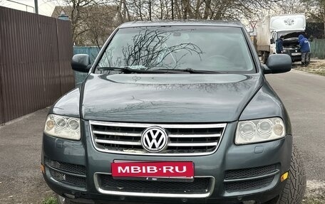 Volkswagen Touareg III, 2004 год, 870 000 рублей, 1 фотография