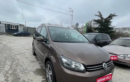 Volkswagen Touran III, 2012 год, 999 999 рублей, 1 фотография