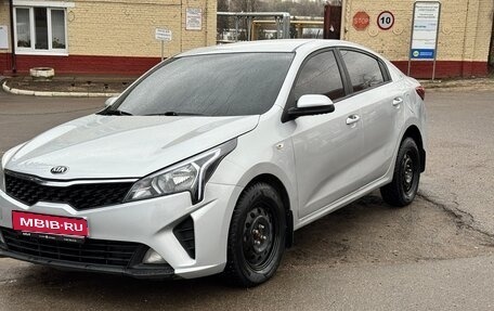 KIA Rio IV, 2021 год, 780 000 рублей, 1 фотография