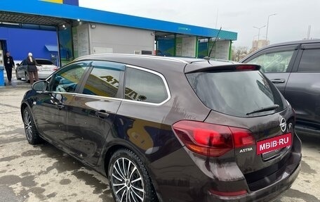 Opel Astra J, 2012 год, 700 000 рублей, 2 фотография