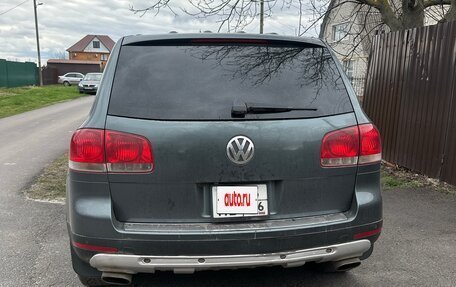 Volkswagen Touareg III, 2004 год, 870 000 рублей, 3 фотография