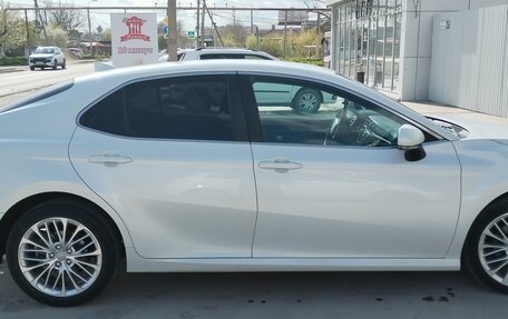 Toyota Camry, 2018 год, 2 300 000 рублей, 3 фотография