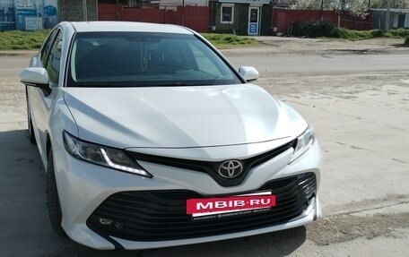 Toyota Camry, 2018 год, 2 300 000 рублей, 5 фотография
