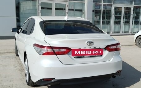 Toyota Camry, 2018 год, 2 300 000 рублей, 7 фотография