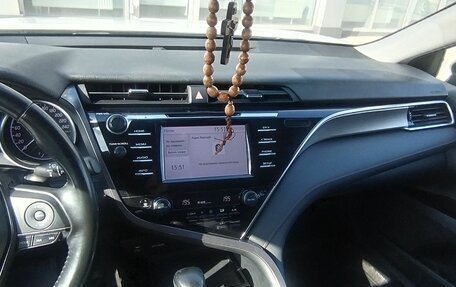 Toyota Camry, 2018 год, 2 300 000 рублей, 12 фотография