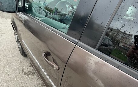 Volkswagen Touran III, 2012 год, 999 999 рублей, 7 фотография