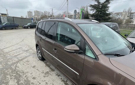 Volkswagen Touran III, 2012 год, 999 999 рублей, 5 фотография