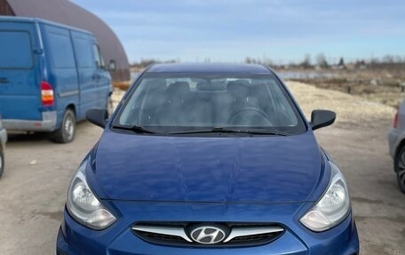 Hyundai Solaris II рестайлинг, 2011 год, 460 000 рублей, 2 фотография