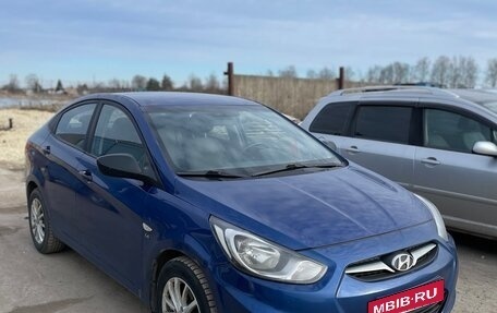 Hyundai Solaris II рестайлинг, 2011 год, 460 000 рублей, 3 фотография