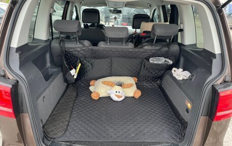 Volkswagen Touran III, 2012 год, 999 999 рублей, 18 фотография