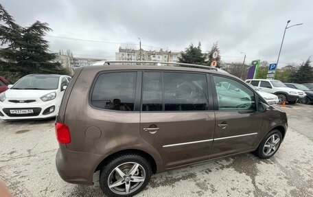 Volkswagen Touran III, 2012 год, 999 999 рублей, 13 фотография