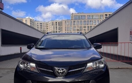 Toyota RAV4, 2015 год, 2 590 000 рублей, 2 фотография