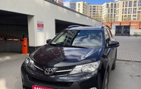 Toyota RAV4, 2015 год, 2 590 000 рублей, 10 фотография