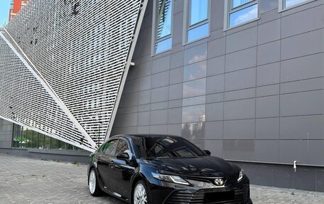 Toyota Camry, 2021 год, 2 500 000 рублей, 2 фотография