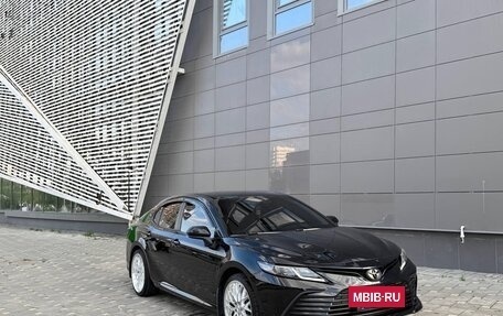 Toyota Camry, 2021 год, 2 500 000 рублей, 5 фотография