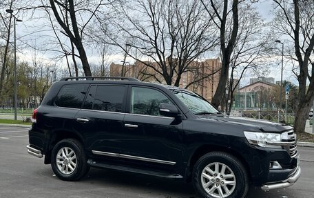 Toyota Land Cruiser 200, 2016 год, 5 990 000 рублей, 3 фотография