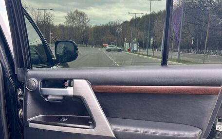 Toyota Land Cruiser 200, 2016 год, 5 990 000 рублей, 15 фотография
