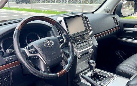 Toyota Land Cruiser 200, 2016 год, 5 990 000 рублей, 18 фотография