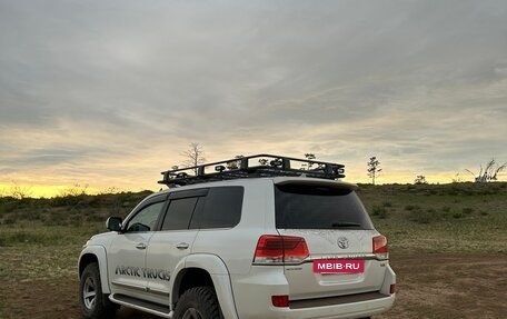 Toyota Land Cruiser 200, 2017 год, 8 500 000 рублей, 10 фотография