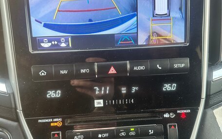 Toyota Land Cruiser 200, 2017 год, 8 500 000 рублей, 25 фотография