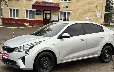 KIA Rio IV, 2021 год, 780 000 рублей, 2 фотография