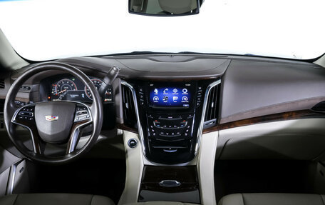 Cadillac Escalade IV, 2015 год, 3 895 000 рублей, 15 фотография