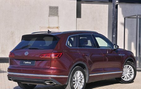 Volkswagen Touareg III, 2019 год, 4 490 000 рублей, 5 фотография