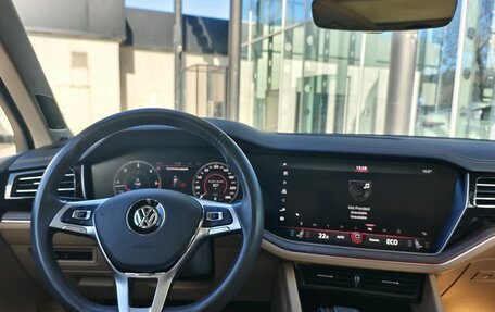 Volkswagen Touareg III, 2019 год, 4 490 000 рублей, 15 фотография