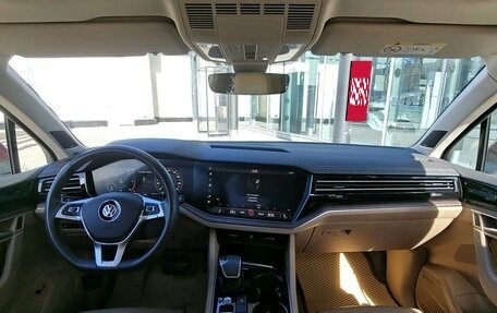 Volkswagen Touareg III, 2019 год, 4 490 000 рублей, 13 фотография