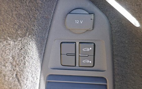 Volkswagen Touareg III, 2019 год, 4 490 000 рублей, 26 фотография