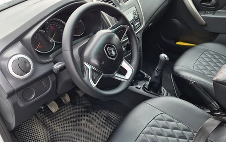 Renault Logan II, 2019 год, 800 000 рублей, 5 фотография