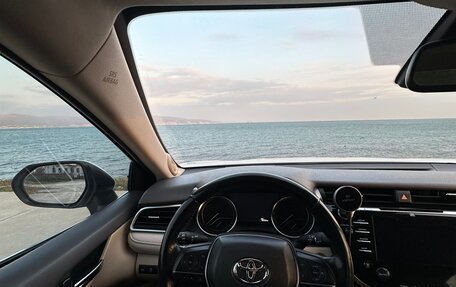 Toyota Camry, 2019 год, 2 800 000 рублей, 4 фотография