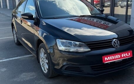 Volkswagen Jetta VI, 2012 год, 800 000 рублей, 3 фотография