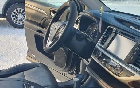 Toyota Highlander III, 2014 год, 2 790 000 рублей, 6 фотография