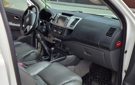 Toyota Hilux VII, 2012 год, 3 400 000 рублей, 6 фотография