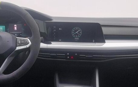 Volkswagen Golf VIII, 2023 год, 1 659 000 рублей, 10 фотография