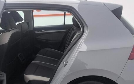 Volkswagen Golf VIII, 2023 год, 1 659 000 рублей, 20 фотография