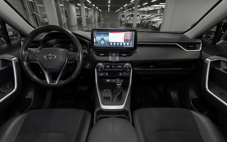 Toyota RAV4, 2022 год, 3 190 000 рублей, 8 фотография