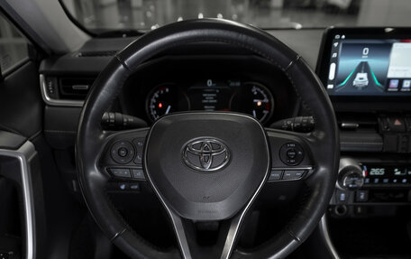 Toyota RAV4, 2022 год, 3 190 000 рублей, 10 фотография