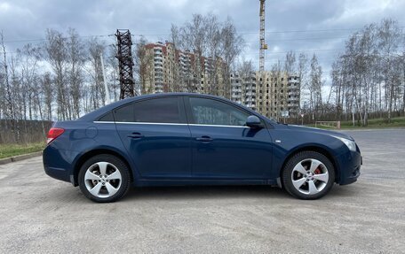 Chevrolet Cruze II, 2010 год, 530 000 рублей, 4 фотография