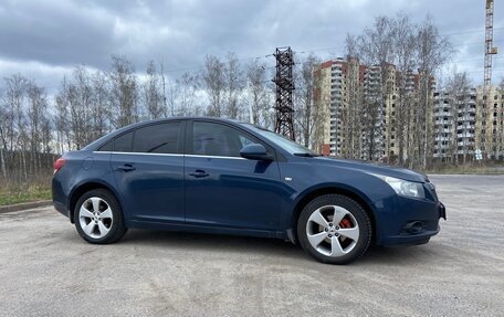 Chevrolet Cruze II, 2010 год, 530 000 рублей, 3 фотография