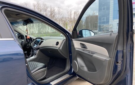 Chevrolet Cruze II, 2010 год, 530 000 рублей, 7 фотография