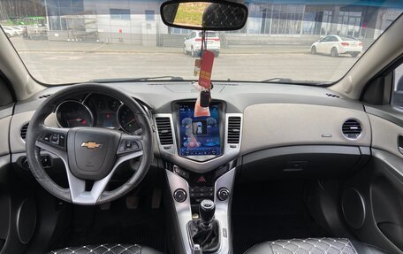 Chevrolet Cruze II, 2010 год, 530 000 рублей, 9 фотография