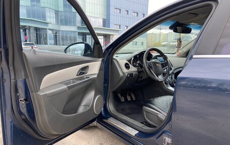 Chevrolet Cruze II, 2010 год, 530 000 рублей, 8 фотография