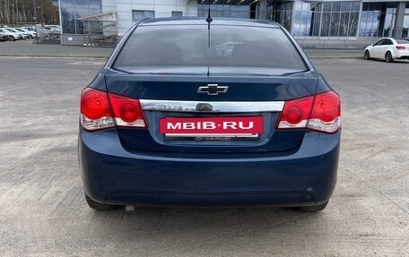 Chevrolet Cruze II, 2010 год, 530 000 рублей, 6 фотография