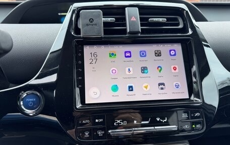 Toyota Prius IV XW50, 2017 год, 2 500 000 рублей, 9 фотография