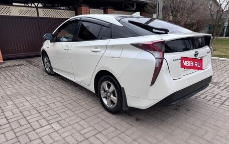 Toyota Prius IV XW50, 2017 год, 2 500 000 рублей, 6 фотография